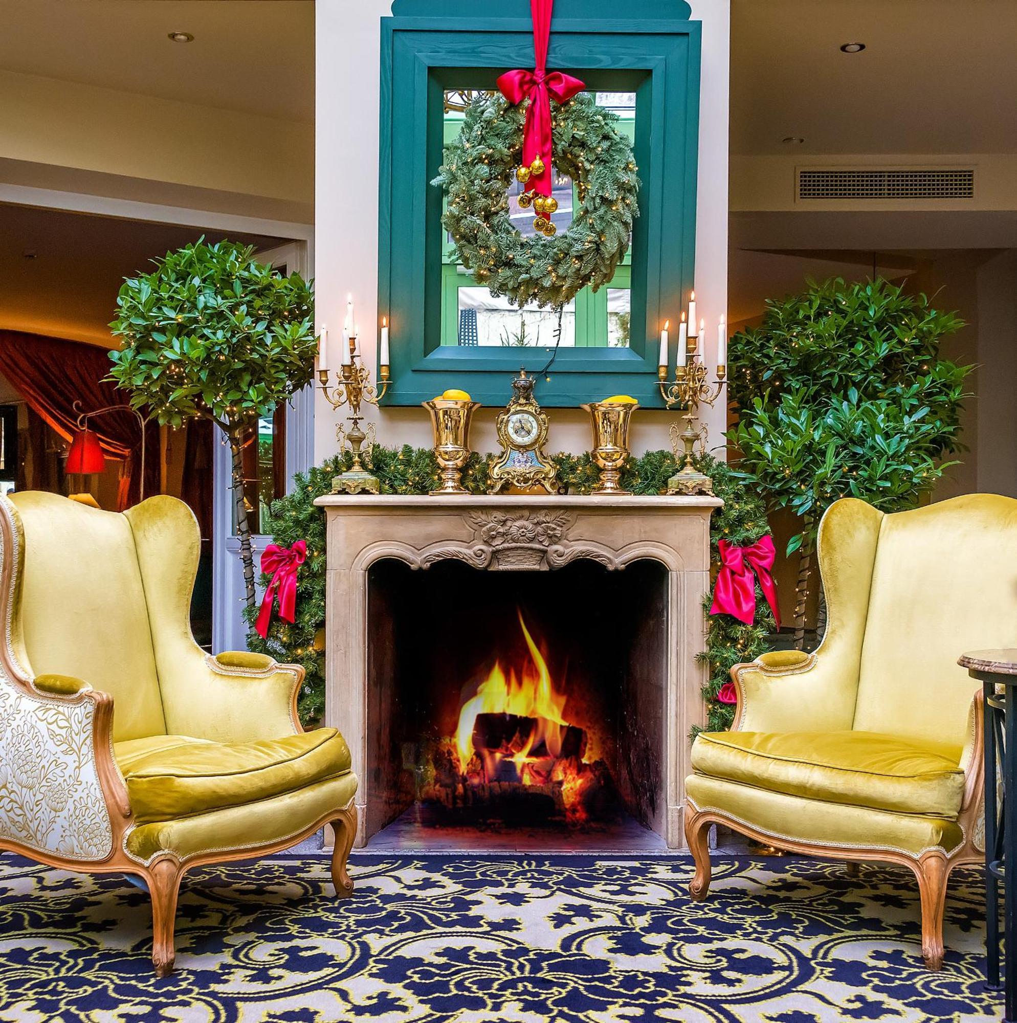 וילנה Stikliai Hotel - Relais & Chateaux מראה חיצוני תמונה The fireplace in the lobby