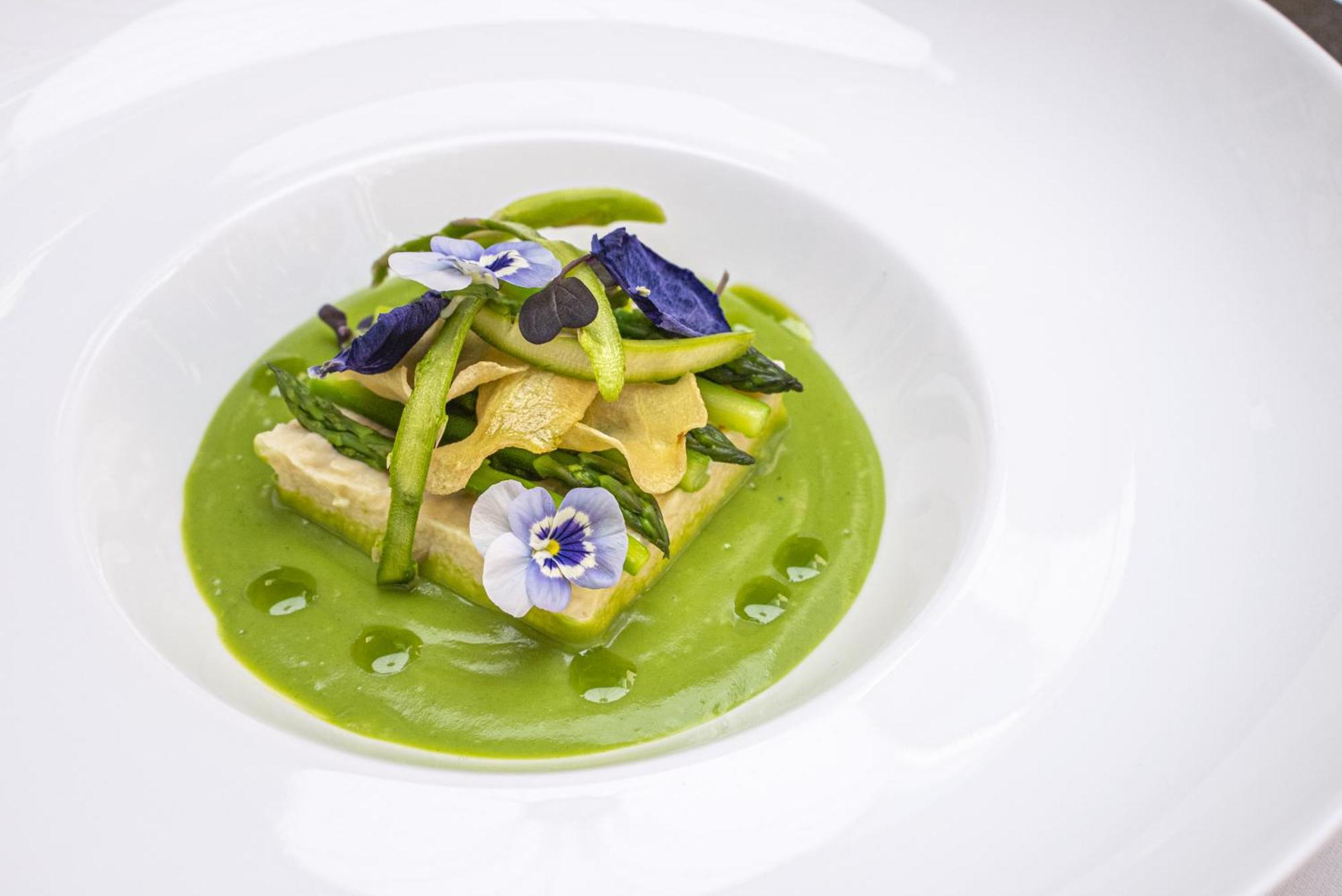 וילנה Stikliai Hotel - Relais & Chateaux מראה חיצוני תמונה A dish by Heston Blumenthal