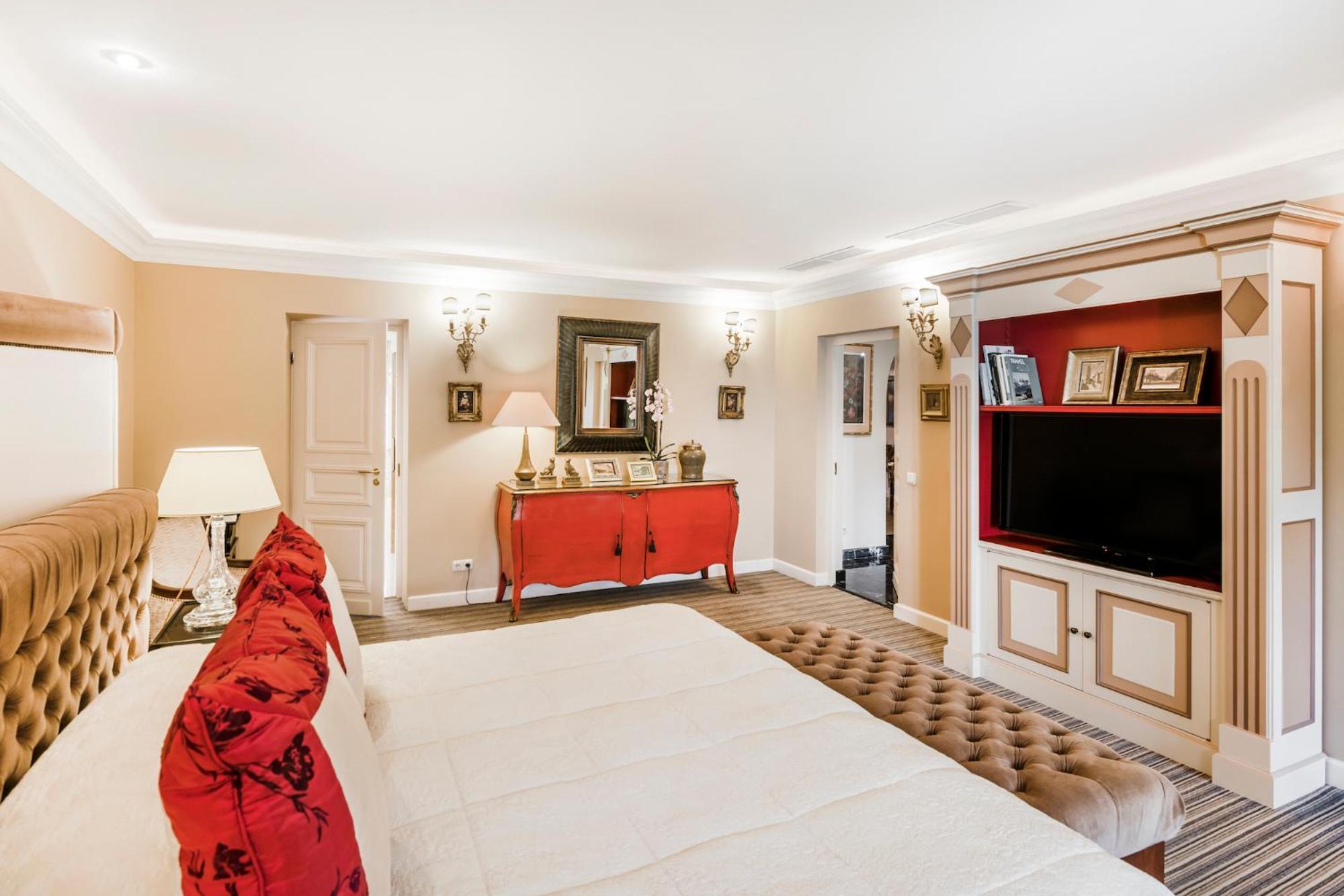 וילנה Stikliai Hotel - Relais & Chateaux חדר תמונה A bedroom at the hotel