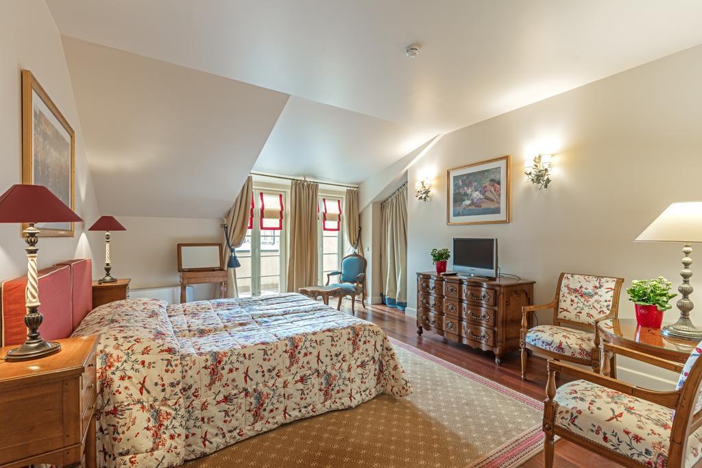 וילנה Stikliai Hotel - Relais & Chateaux מראה חיצוני תמונה A bedroom at the hotel