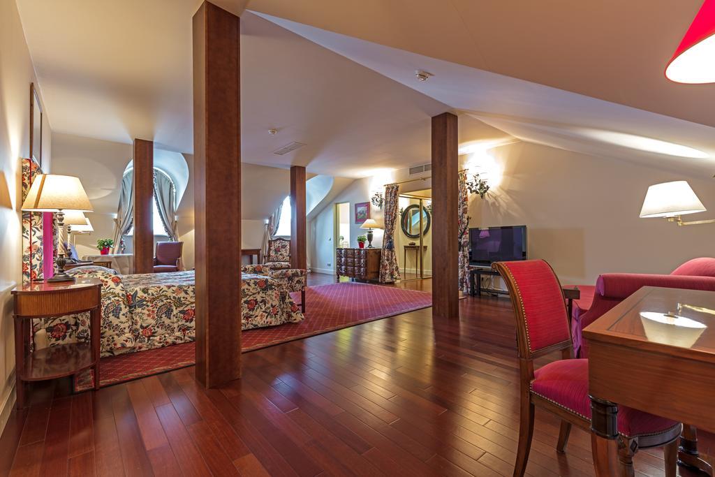 וילנה Stikliai Hotel - Relais & Chateaux מראה חיצוני תמונה Suite